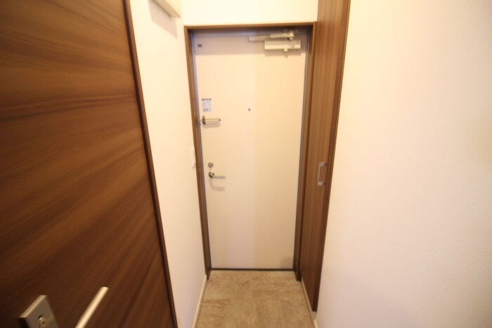 物件内観写真16　(玄関)