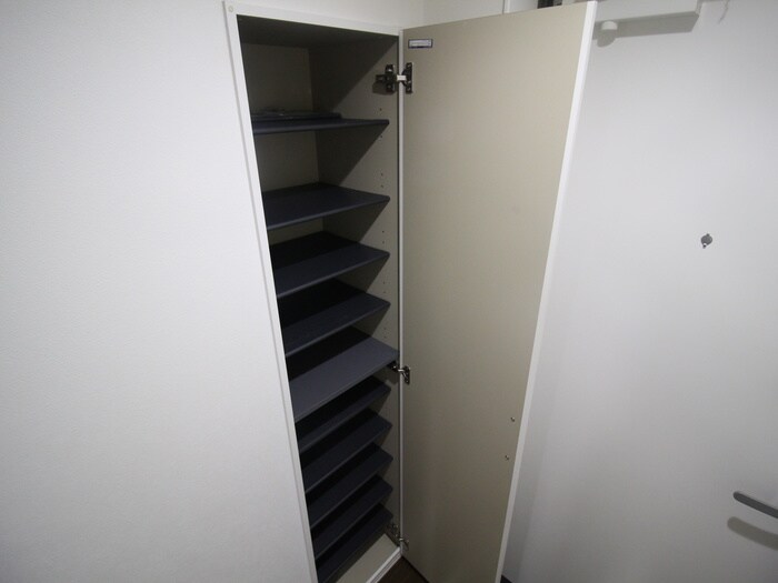 物件内観写真8　(靴箱)