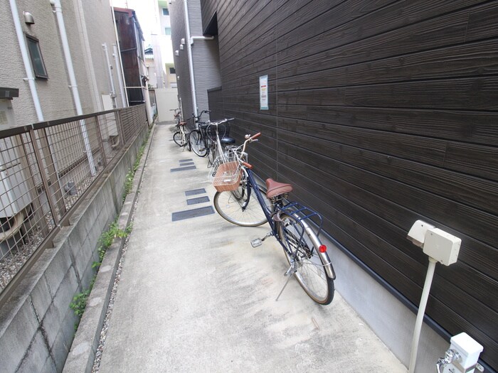 物件外観写真4　(駐輪場)