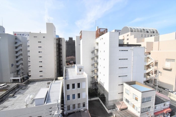 物件内観写真13　(室内からの展望)