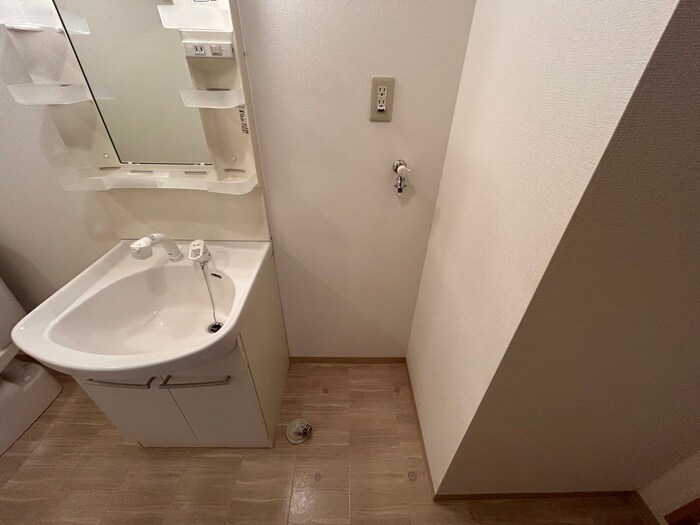 物件内観写真15　(洗濯機置場)