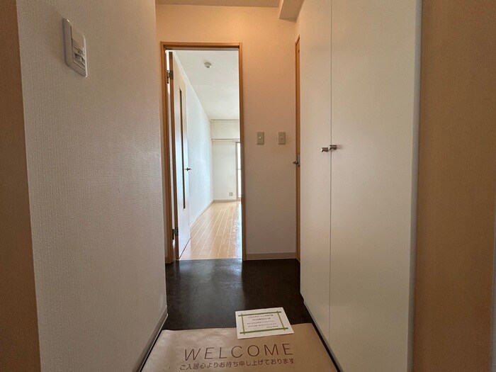 物件内観写真17　(玄関)