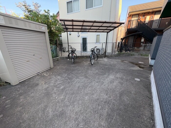 物件外観写真5　(駐輪場)