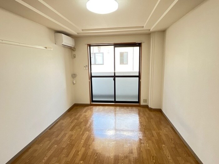 物件内観写真4　(居室)