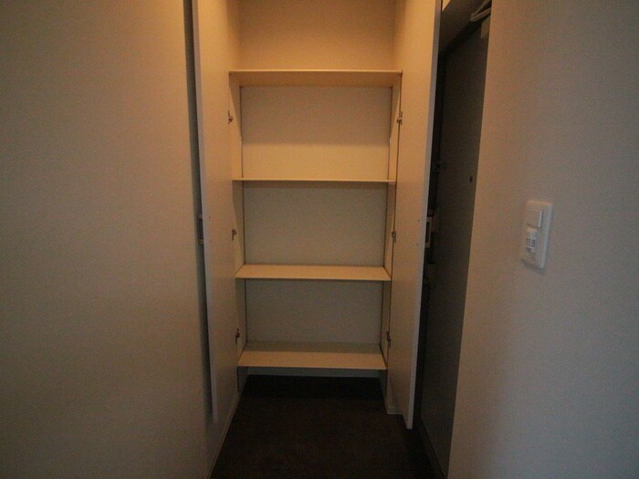 物件内観写真13　(収納)