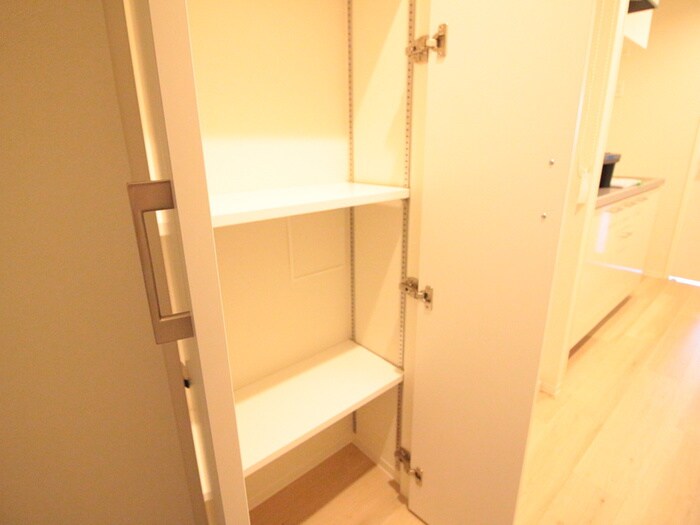物件内観写真18　(収納)