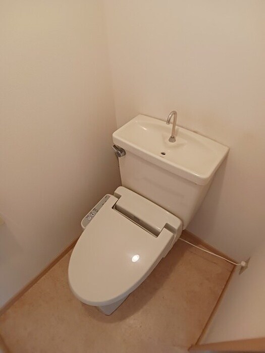 物件内観写真8　(トイレ)