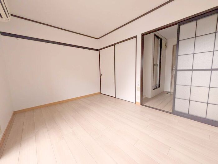 物件内観写真6　(居室)