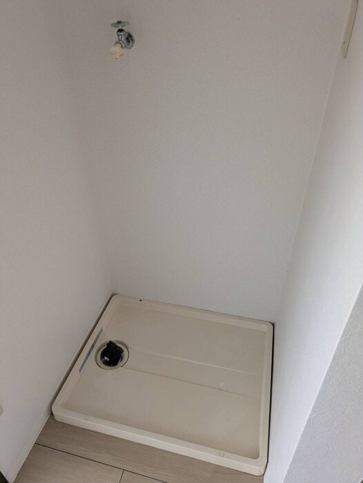 物件内観写真11　(洗濯機置場)