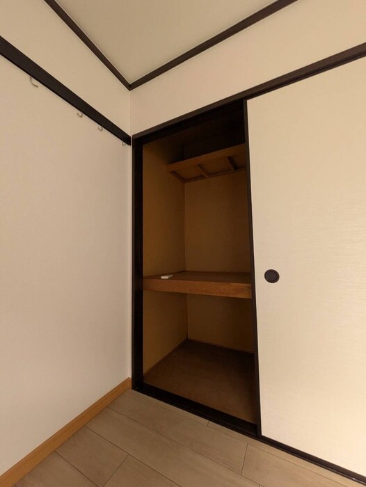 物件内観写真12　(収納)