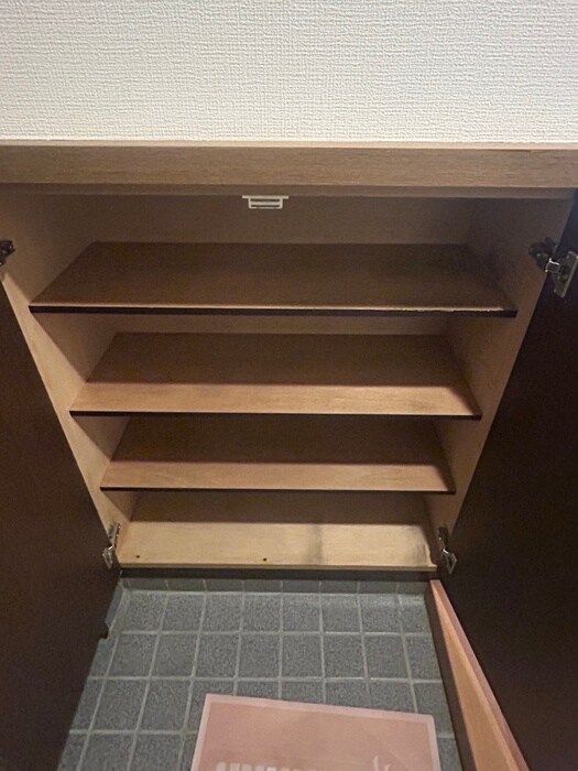 物件内観写真8　(靴箱)