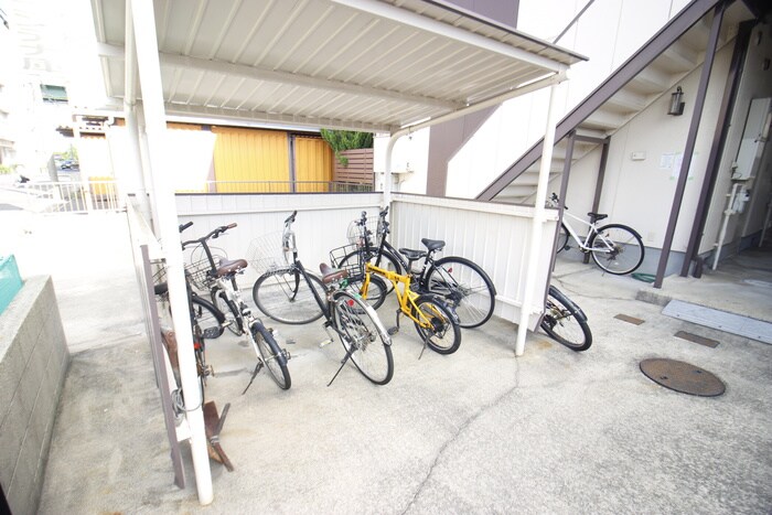 物件外観写真3　(駐輪場)