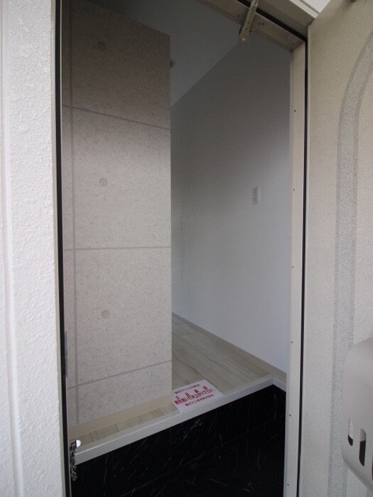 物件内観写真21　(玄関)