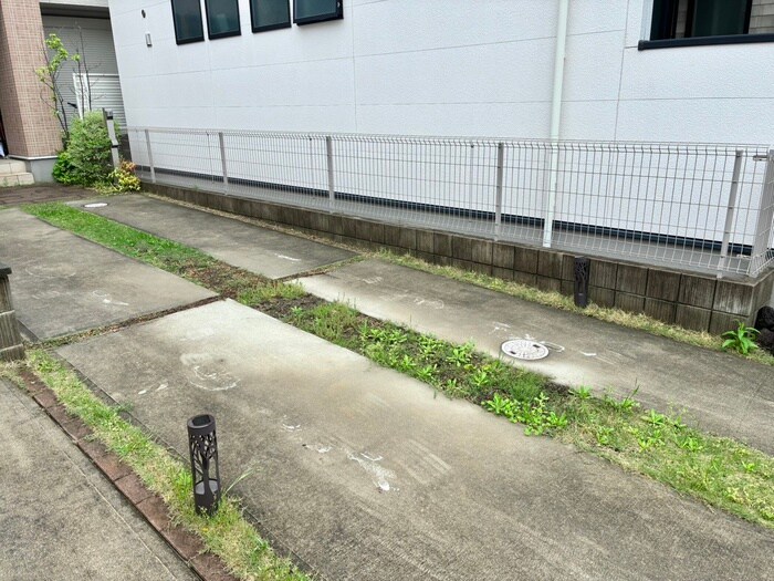 物件外観写真3　(駐車場)