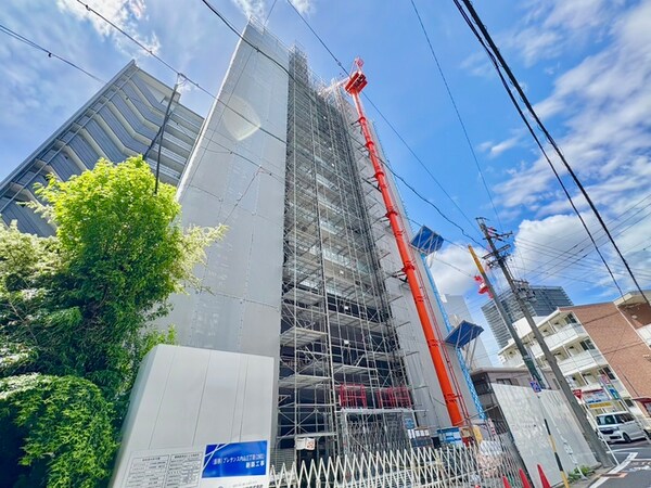 建築中