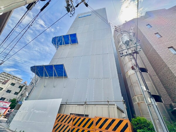 建築中