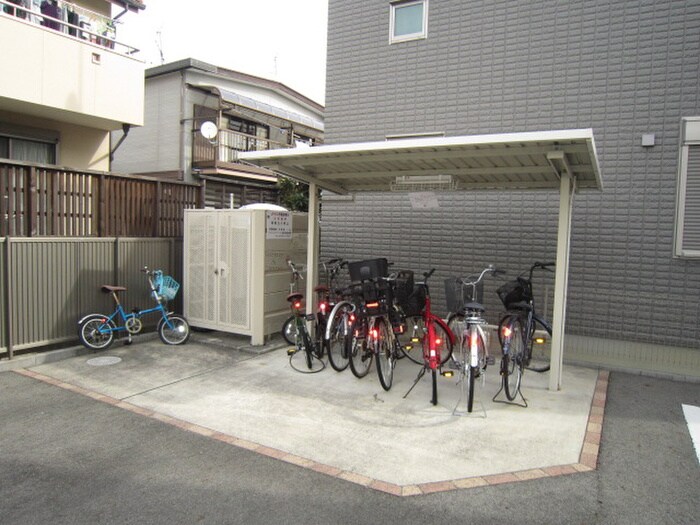 物件外観写真3　(駐輪場)