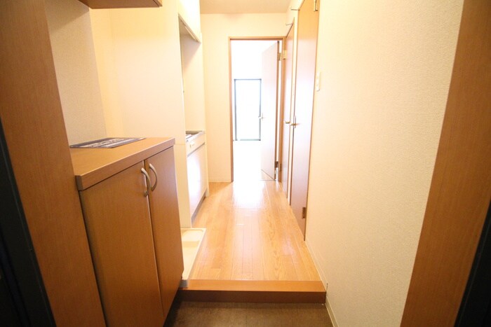 物件内観写真16　(廊下)