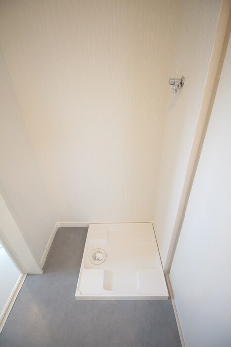 物件内観写真12　(洗濯機置場)