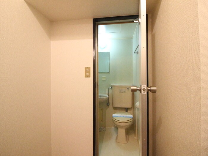 物件内観写真8　(トイレ)