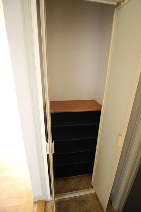 物件内観写真8　(靴箱)