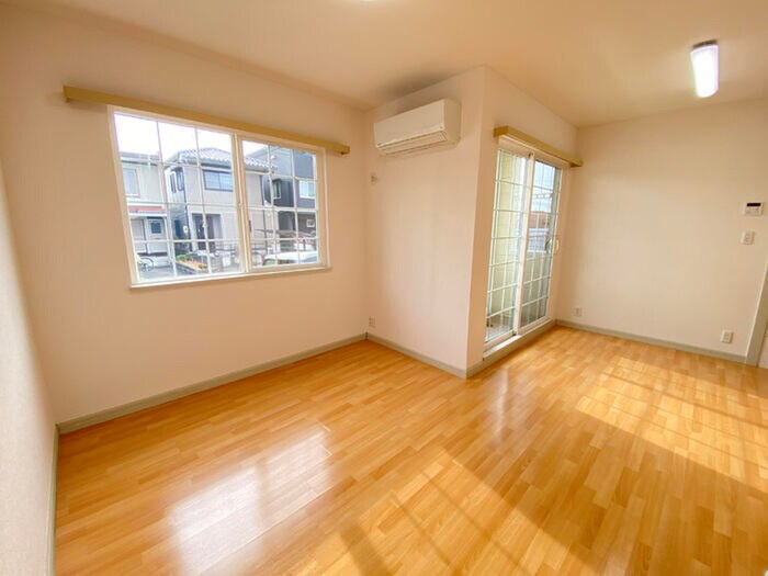 物件内観写真8　(居室)