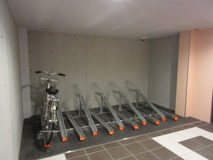 物件外観写真5　(駐輪場)