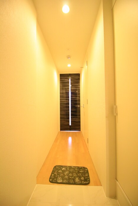 物件内観写真13　(玄関)