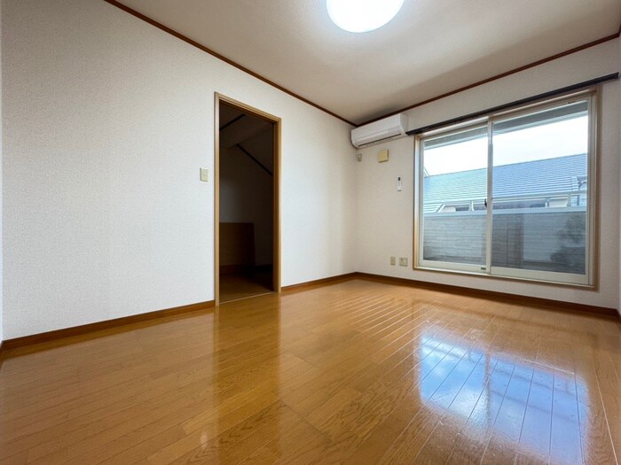 物件内観写真9　(居室)