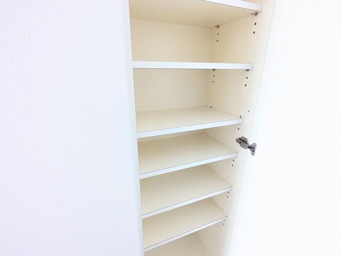 物件内観写真9　(靴箱)