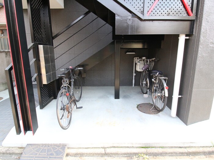 物件外観写真5　(駐輪場)