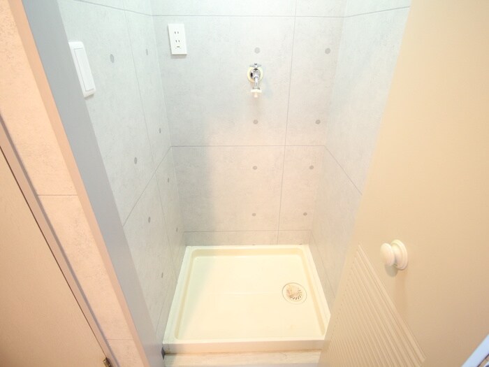 物件内観写真13　(洗濯機置場)