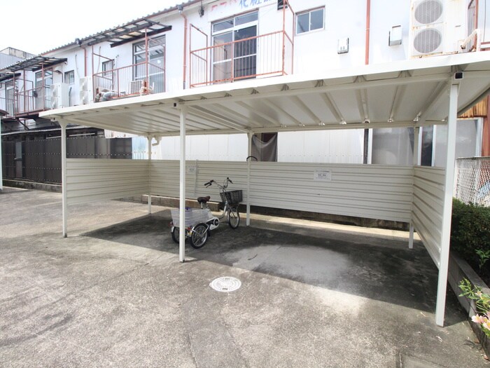 物件外観写真4　(駐輪場)