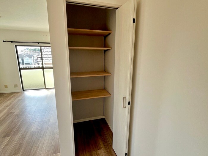 物件内観写真12　(収納)