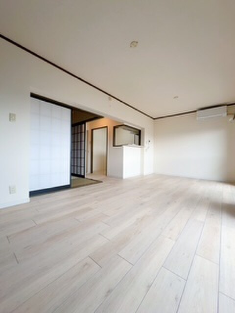 物件内観写真8　(居室)