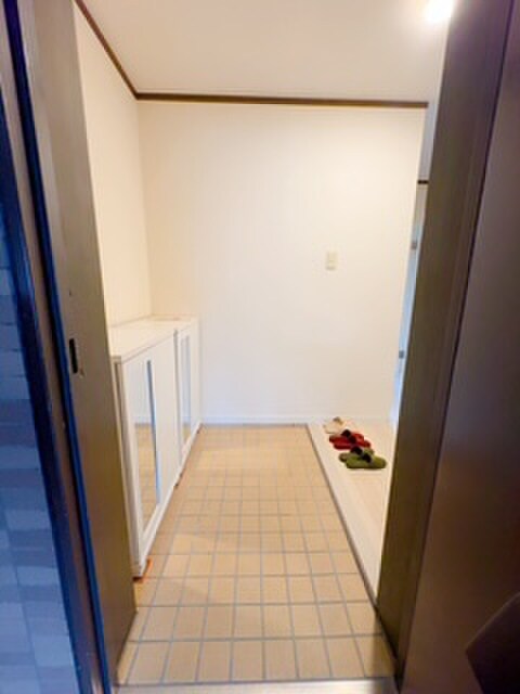 物件内観写真17　(玄関)