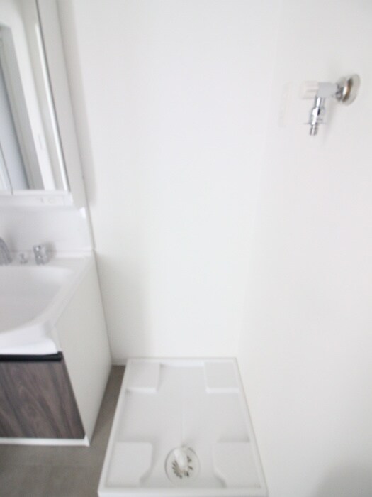 物件内観写真14　(洗濯機置場)