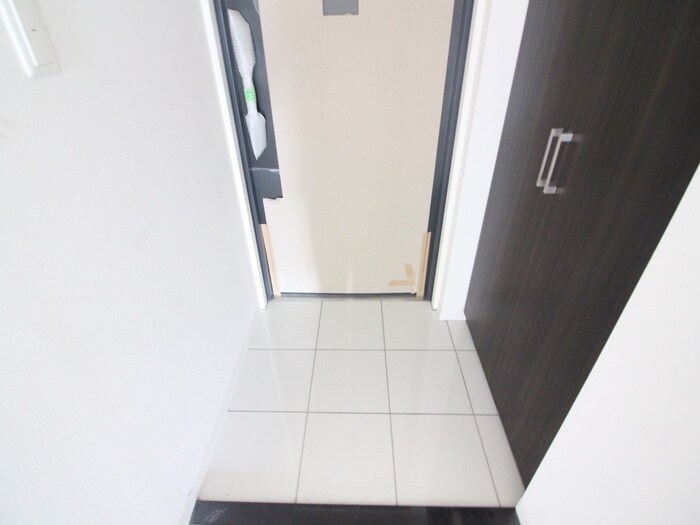 物件内観写真19　(玄関)