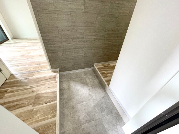 物件内観写真9　(玄関)