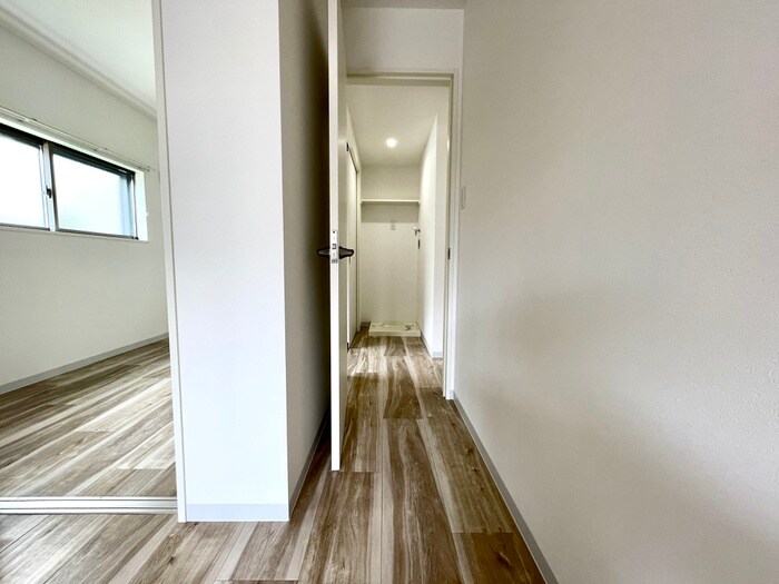 物件内観写真11　(廊下)