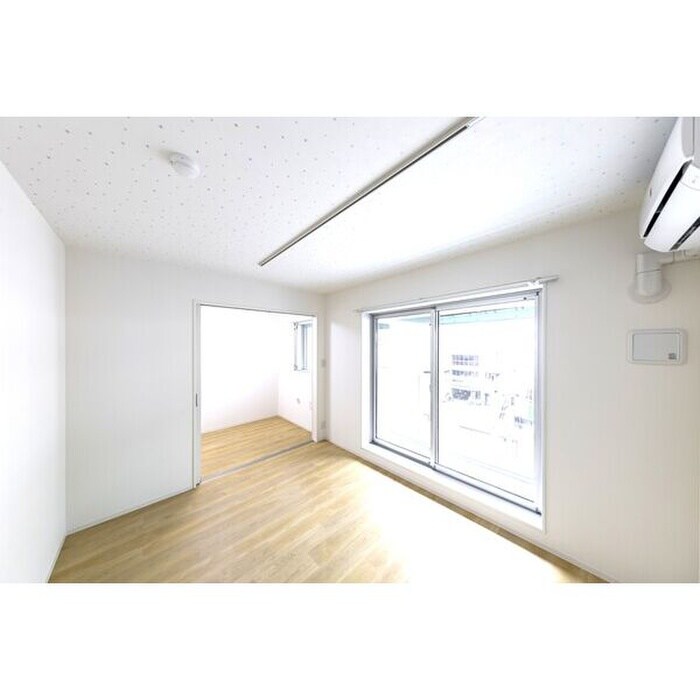 物件内観写真4　(居室)