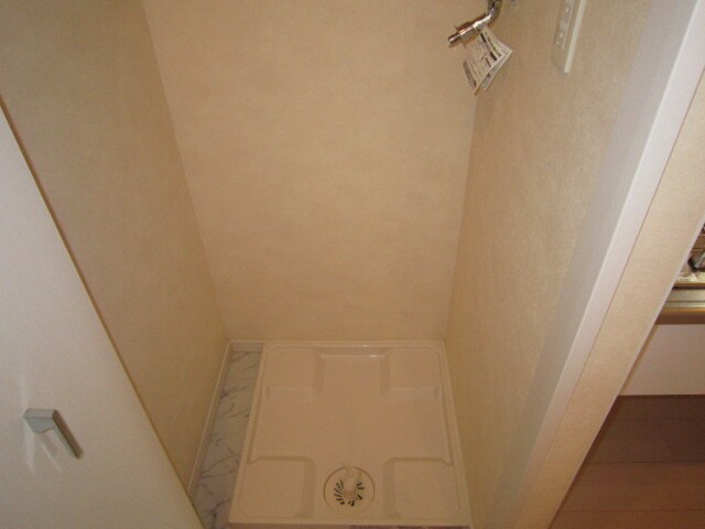 物件内観写真9　(洗濯機置場)