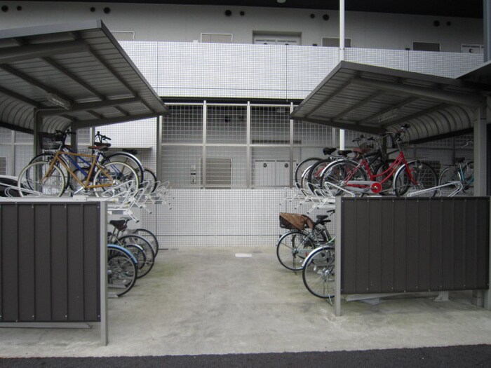 物件外観写真5　(駐輪場)