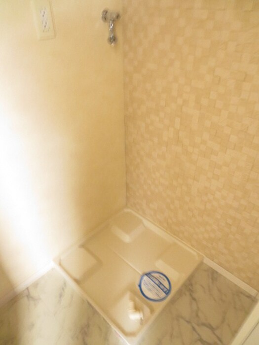 物件内観写真11　(洗濯機置場)