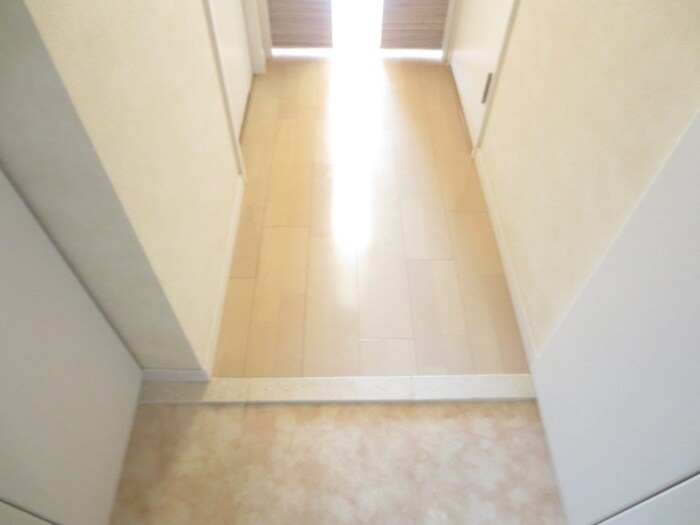 物件内観写真18　(玄関)