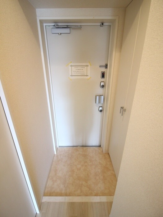 物件内観写真18　(玄関)