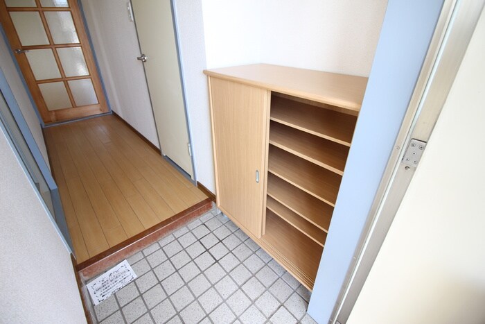 物件内観写真7　(靴箱)