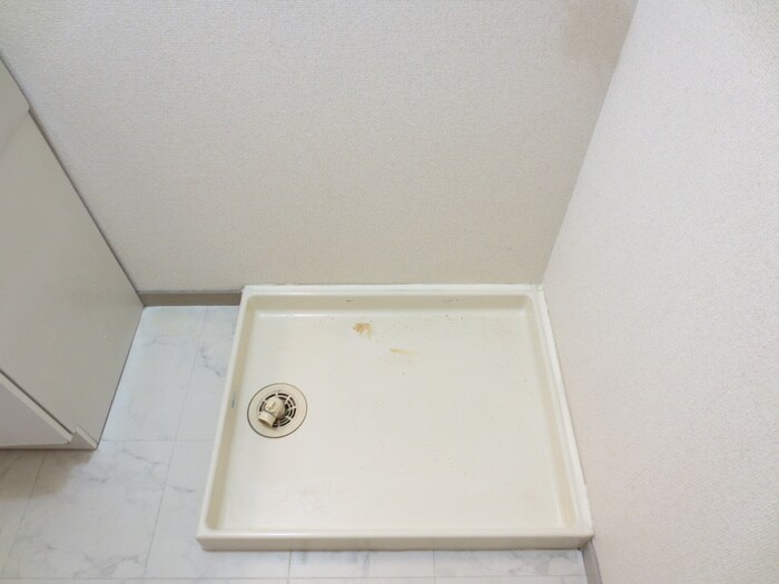 物件内観写真11　(洗濯機置場)