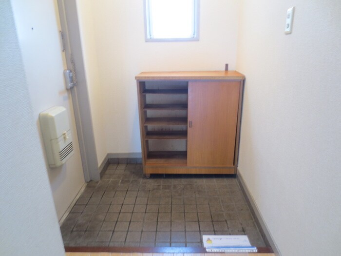 物件内観写真14　(玄関)