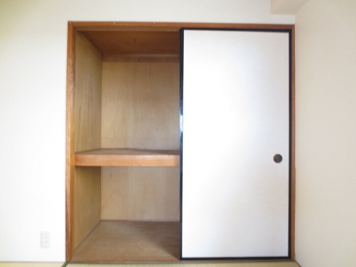 物件内観写真18　(収納)